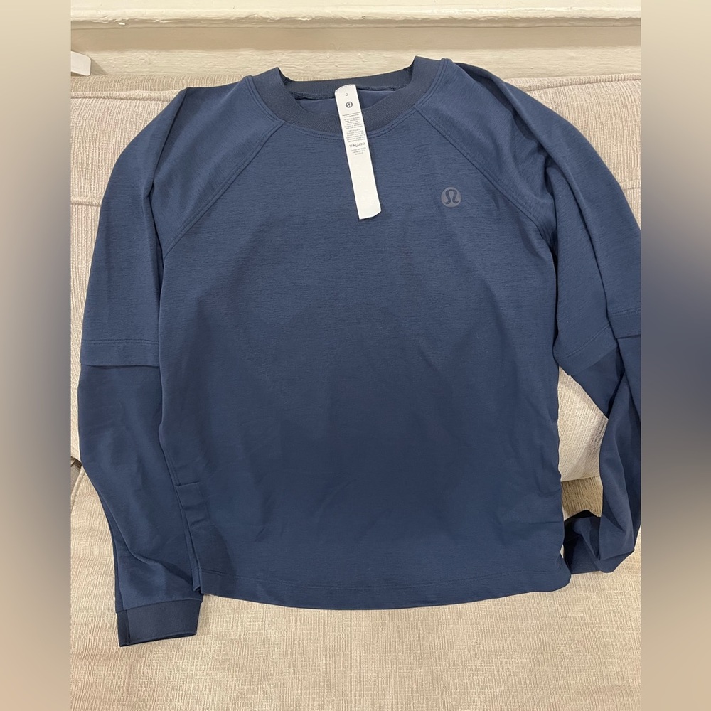 Lulu lemon navy long sleeve shirt size 2 NWT